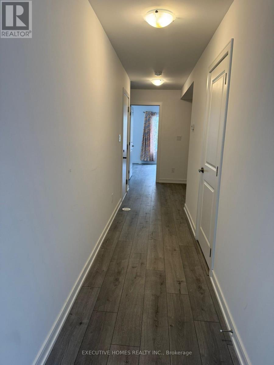 10 Blue Forest Crescent, Barrie, Ontario  L0J 0N3 - Photo 10 - S12424822