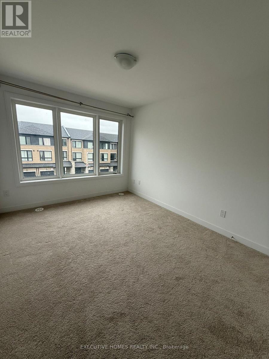 10 Blue Forest Crescent, Barrie, Ontario  L0J 0N3 - Photo 3 - S12424822