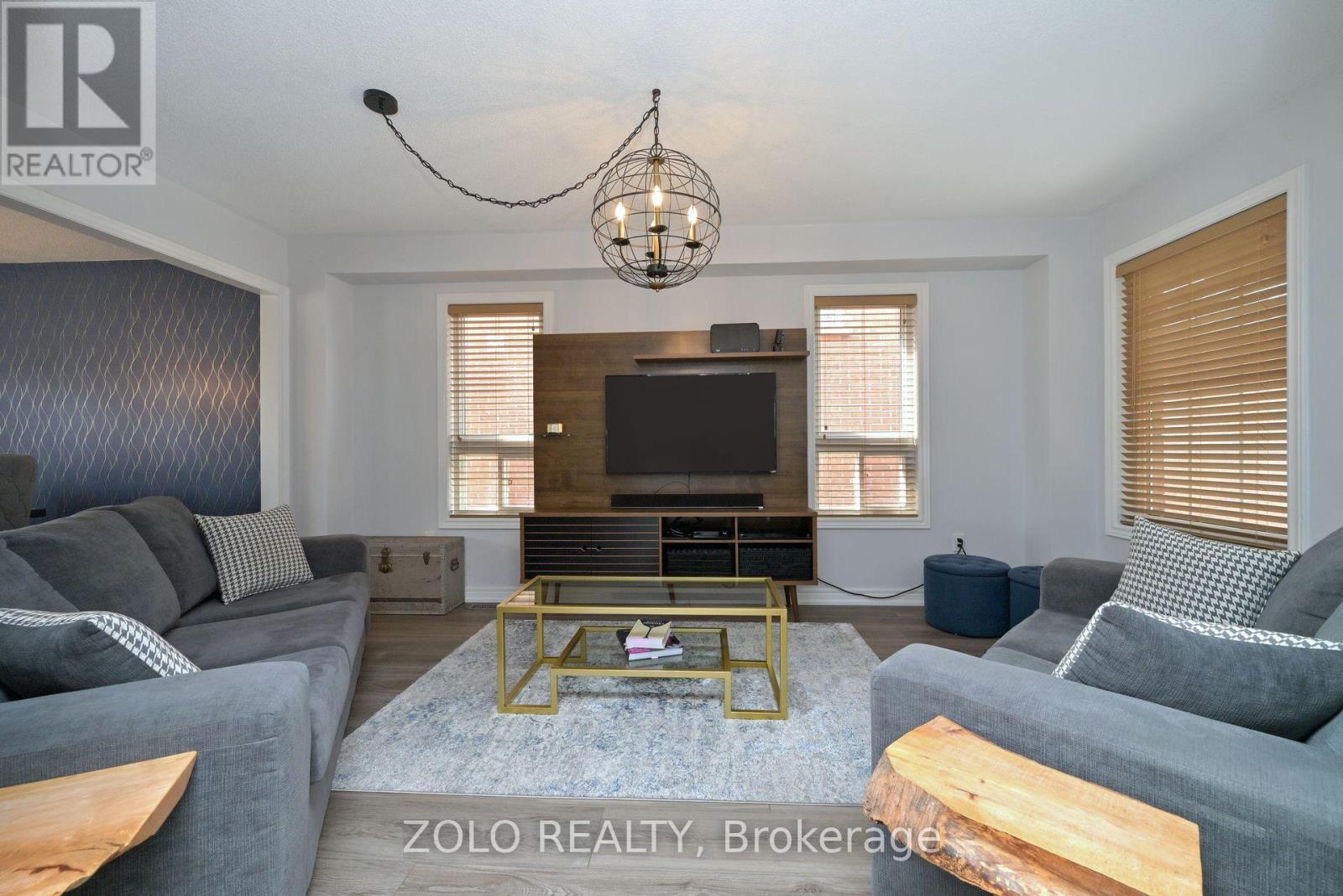 51 Catherine Drive, Barrie (Painswick South), Ontario  L4N 0H1 - Photo 5 - S12424859