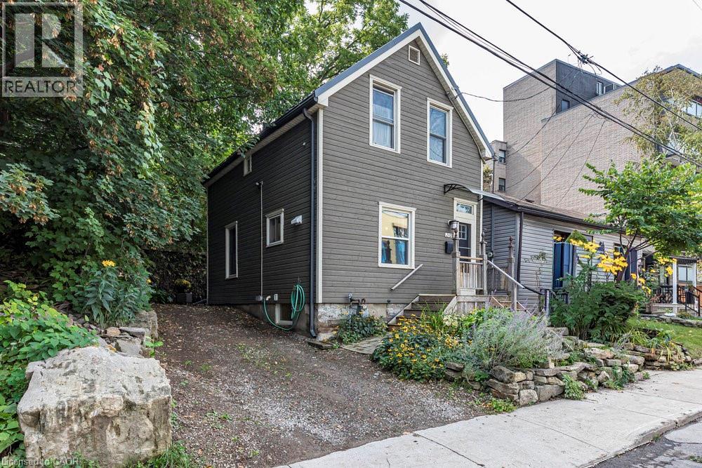 210 CHARLTON Avenue E, Hamilton, Ontario
