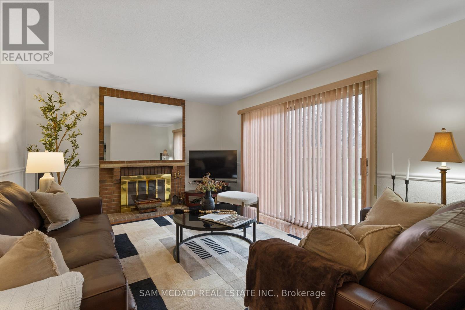 44 Madrid Crescent, Brampton, Ontario  L6S 2X4 - Photo 12 - W12424779