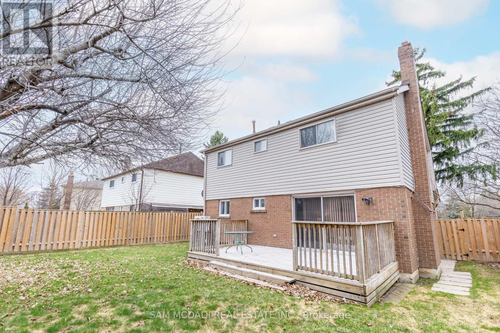 44 Madrid Crescent, Brampton, Ontario  L6S 2X4 - Photo 35 - W12424779