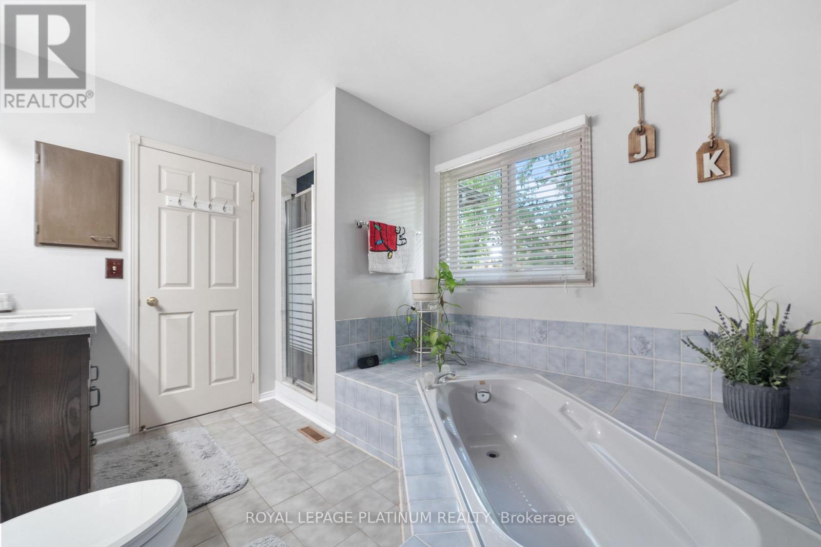 77 Lord Simcoe Drive, Brampton, Ontario  L6S 5H1 - Photo 25 - W12424785