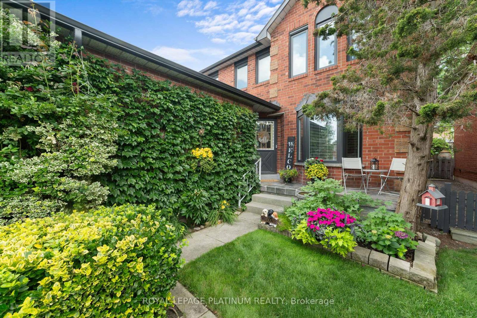 77 Lord Simcoe Drive, Brampton, Ontario  L6S 5H1 - Photo 4 - W12424785