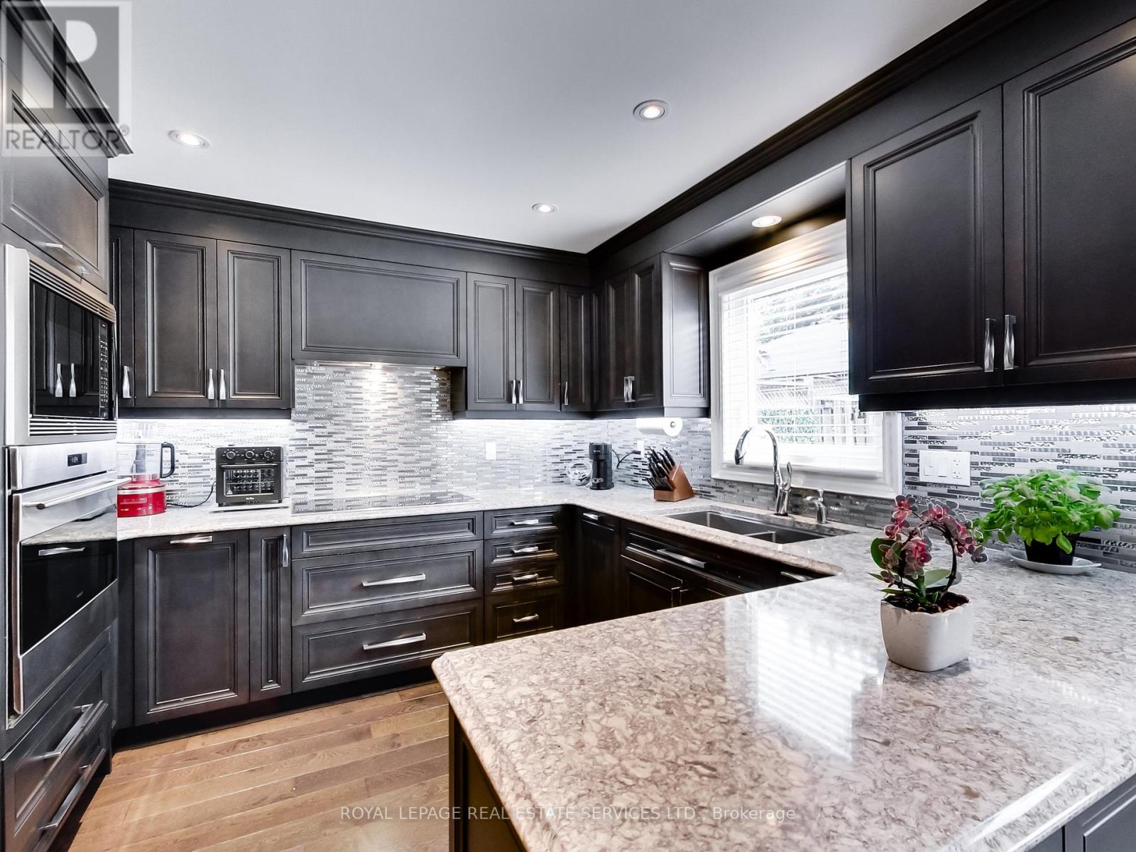 3506 Pintail Circle, Mississauga, Ontario  L5N 6C7 - Photo 5 - W12424816