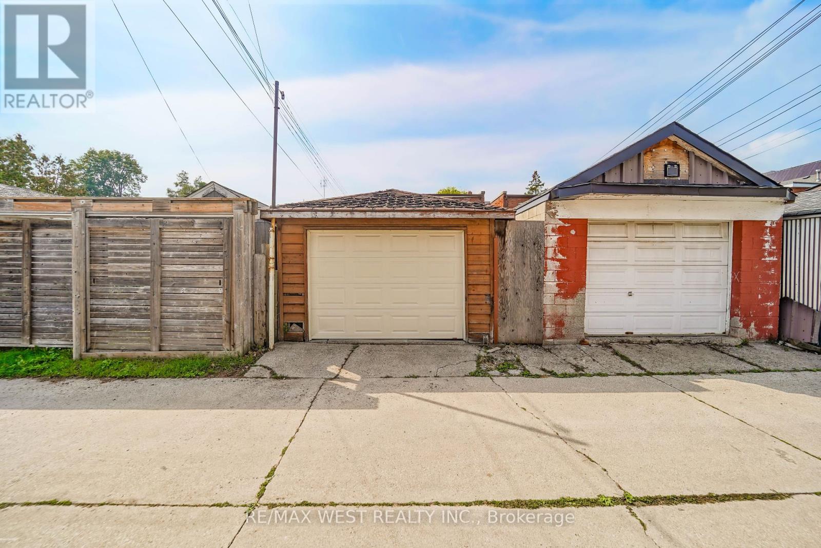 411 Westmoreland Avenue N, Toronto, Ontario  M6H 3A6 - Photo 11 - W12424845