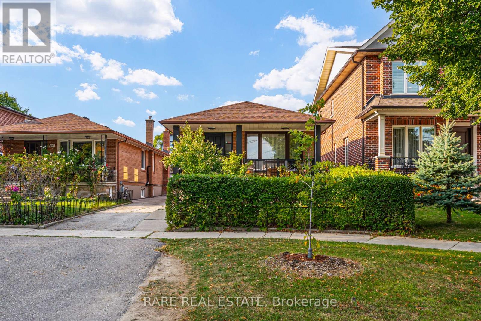 98 Hay Avenue, Toronto, Ontario  M8Z 1G4 - Photo 2 - W12424889