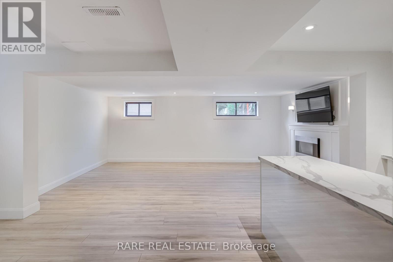 98 Hay Avenue, Toronto, Ontario  M8Z 1G4 - Photo 23 - W12424889