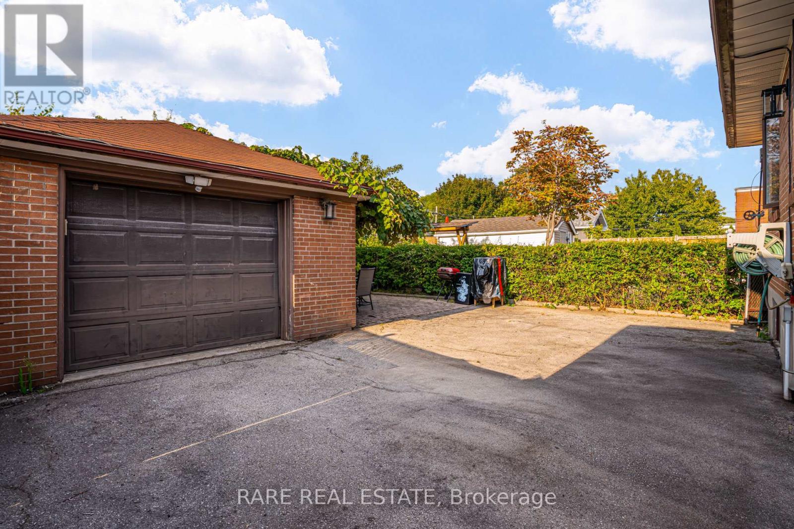 98 Hay Avenue, Toronto, Ontario  M8Z 1G4 - Photo 33 - W12424889