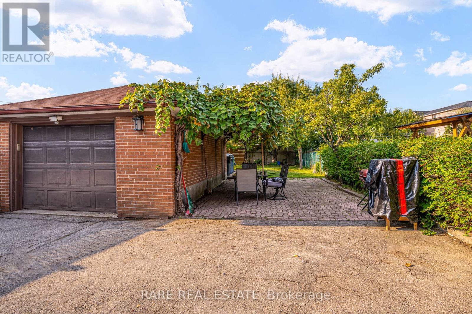 98 Hay Avenue, Toronto, Ontario  M8Z 1G4 - Photo 34 - W12424889