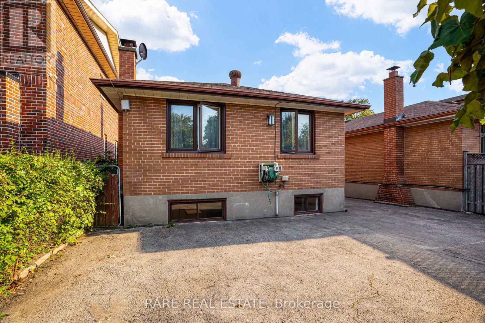 98 Hay Avenue, Toronto, Ontario  M8Z 1G4 - Photo 35 - W12424889