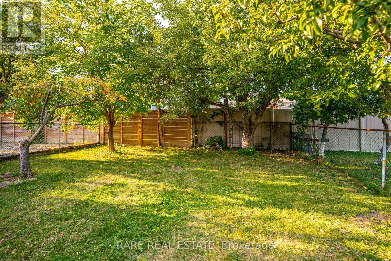 98 Hay Avenue, Toronto, Ontario  M8Z 1G4 - Photo 37 - W12424889