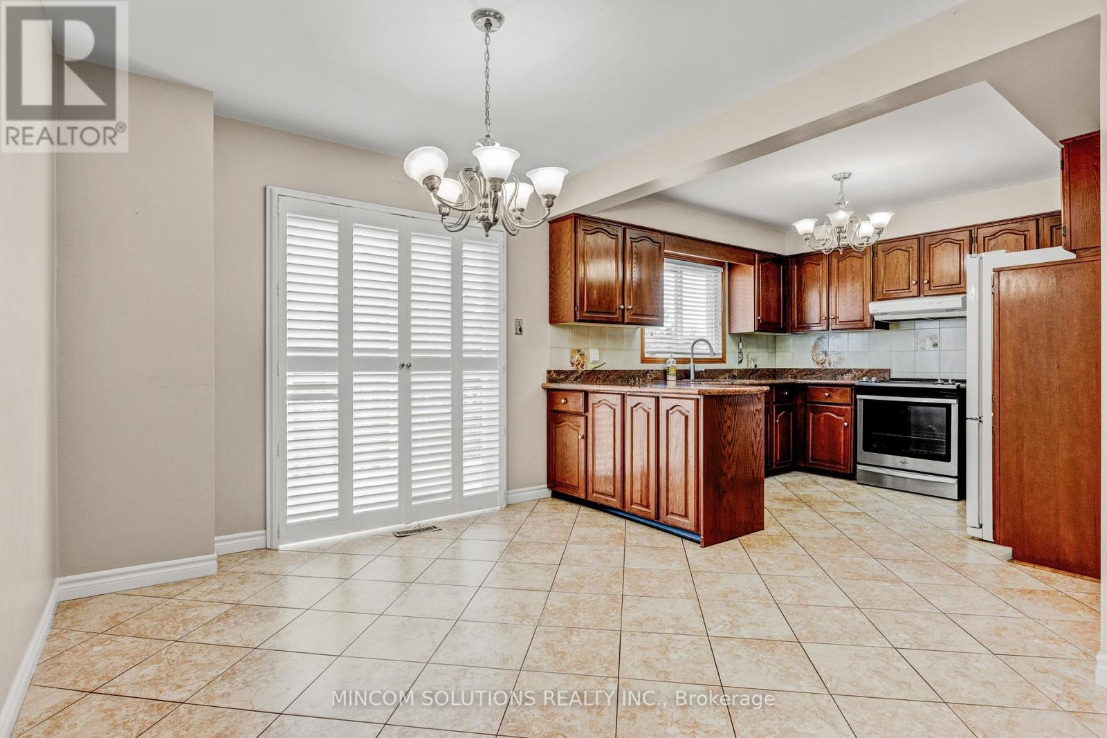 2394 Credit Valley Road E, Mississauga, Ontario  L5M 4E6 - Photo 10 - W12424900