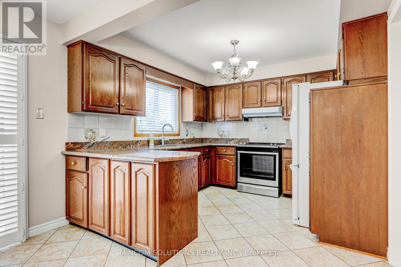 2394 Credit Valley Road E, Mississauga, Ontario  L5M 4E6 - Photo 12 - W12424900
