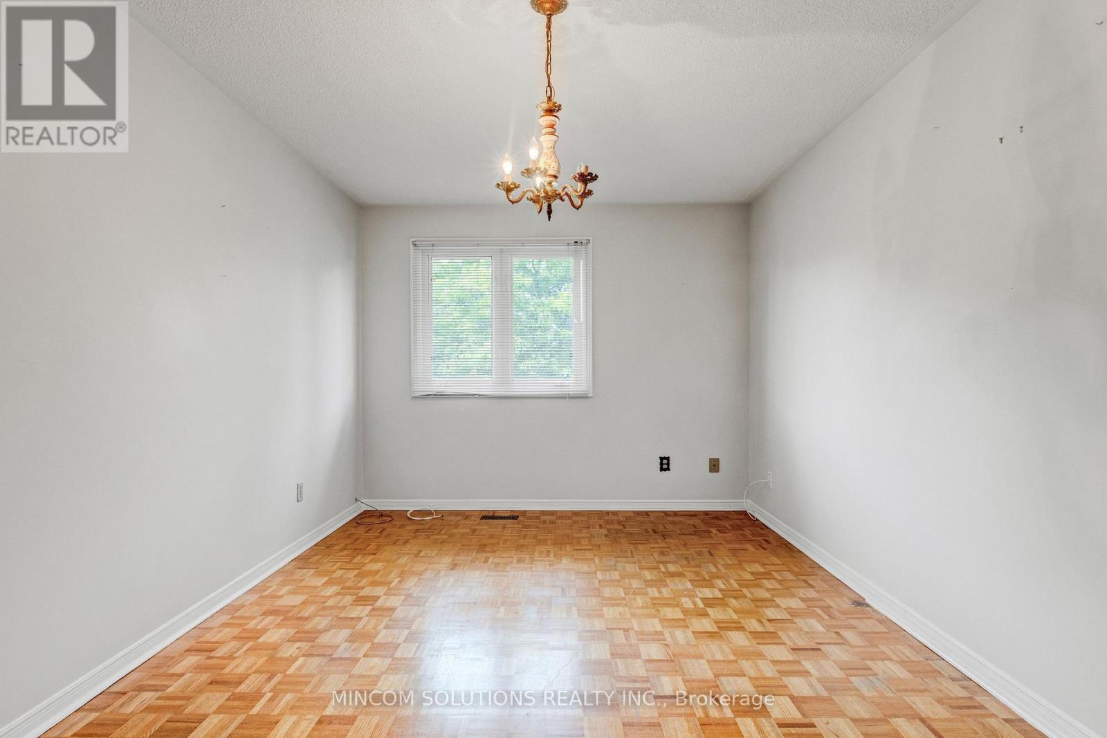 2394 Credit Valley Road E, Mississauga, Ontario  L5M 4E6 - Photo 20 - W12424900