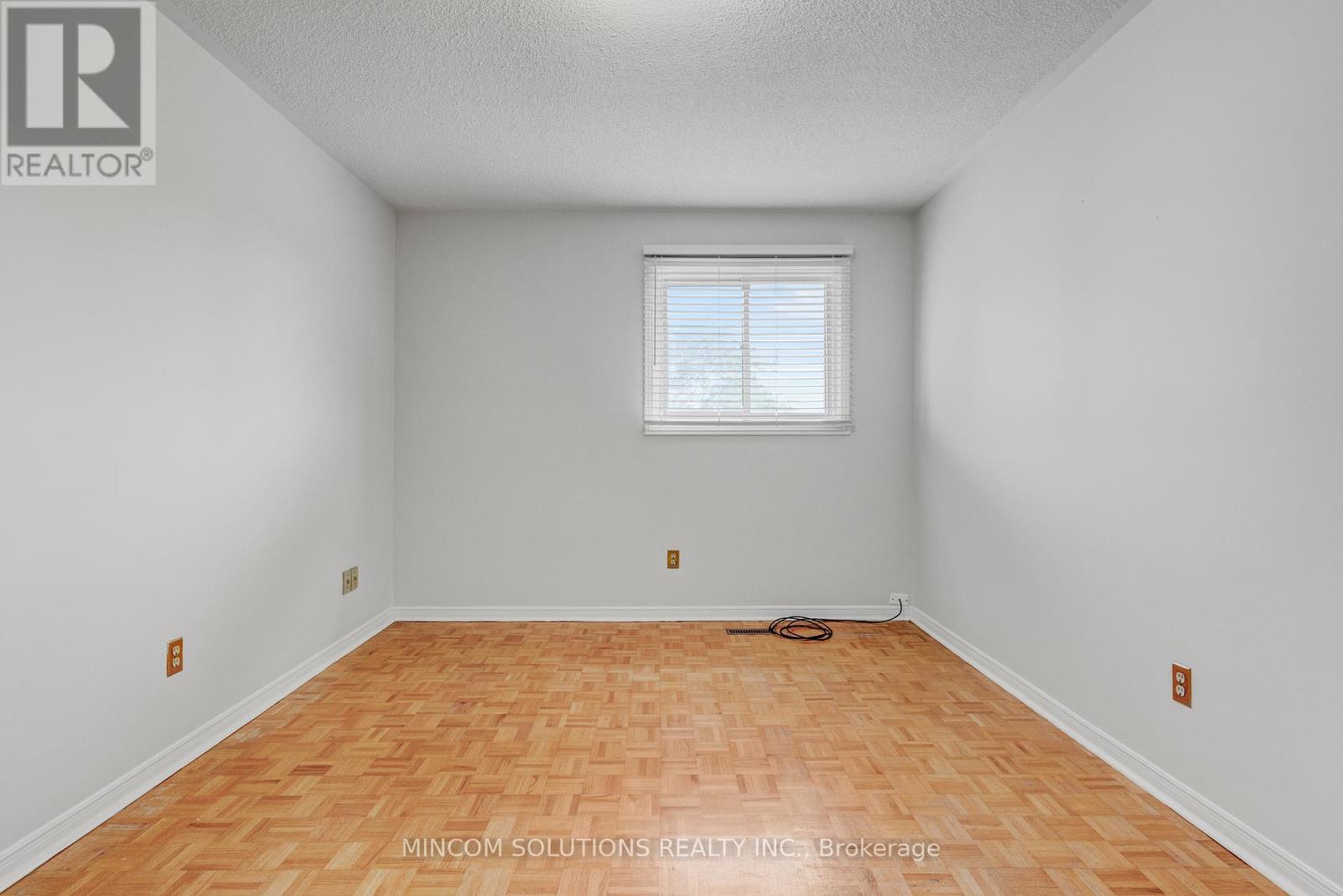 2394 Credit Valley Road E, Mississauga, Ontario  L5M 4E6 - Photo 22 - W12424900