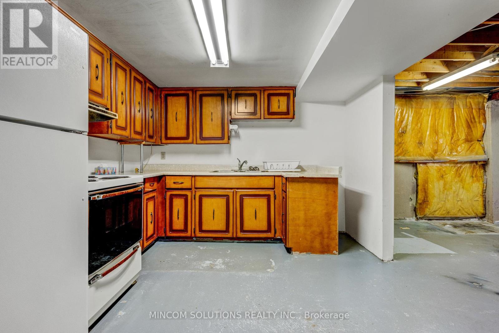 2394 Credit Valley Road E, Mississauga, Ontario  L5M 4E6 - Photo 28 - W12424900