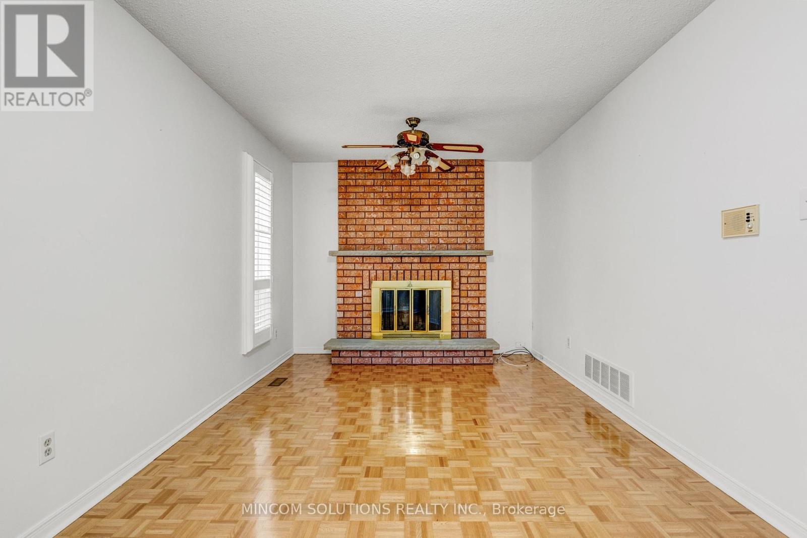 2394 Credit Valley Road E, Mississauga, Ontario  L5M 4E6 - Photo 8 - W12424900