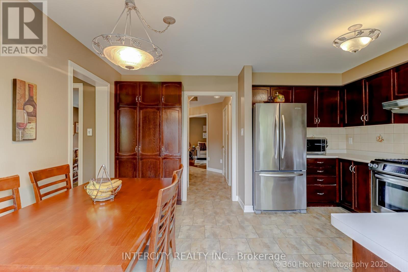 539 Langport Court, Mississauga (Hurontario), Ontario  L5R 3M5 - Photo 14 - W12424904
