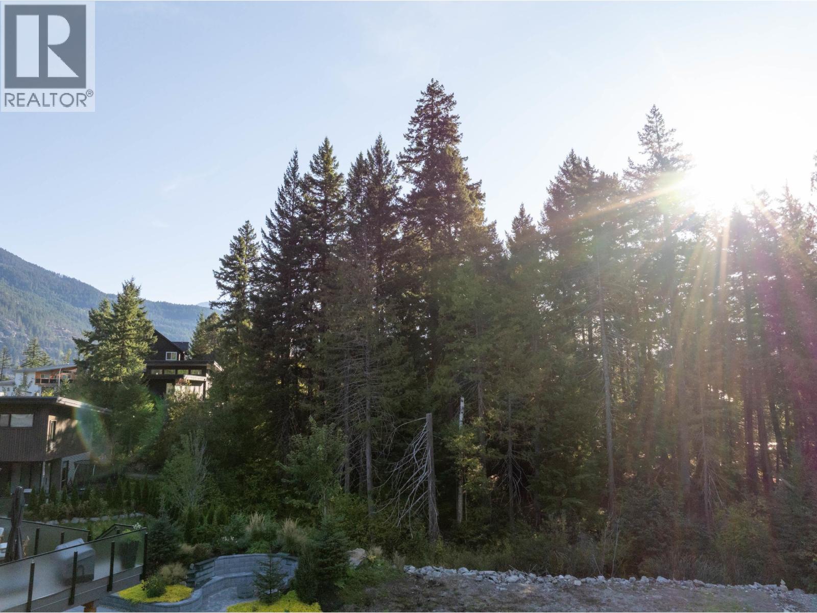 1317 Eagle Drive, Pemberton, British Columbia  V0N 2L0 - Photo 19 - R3051964