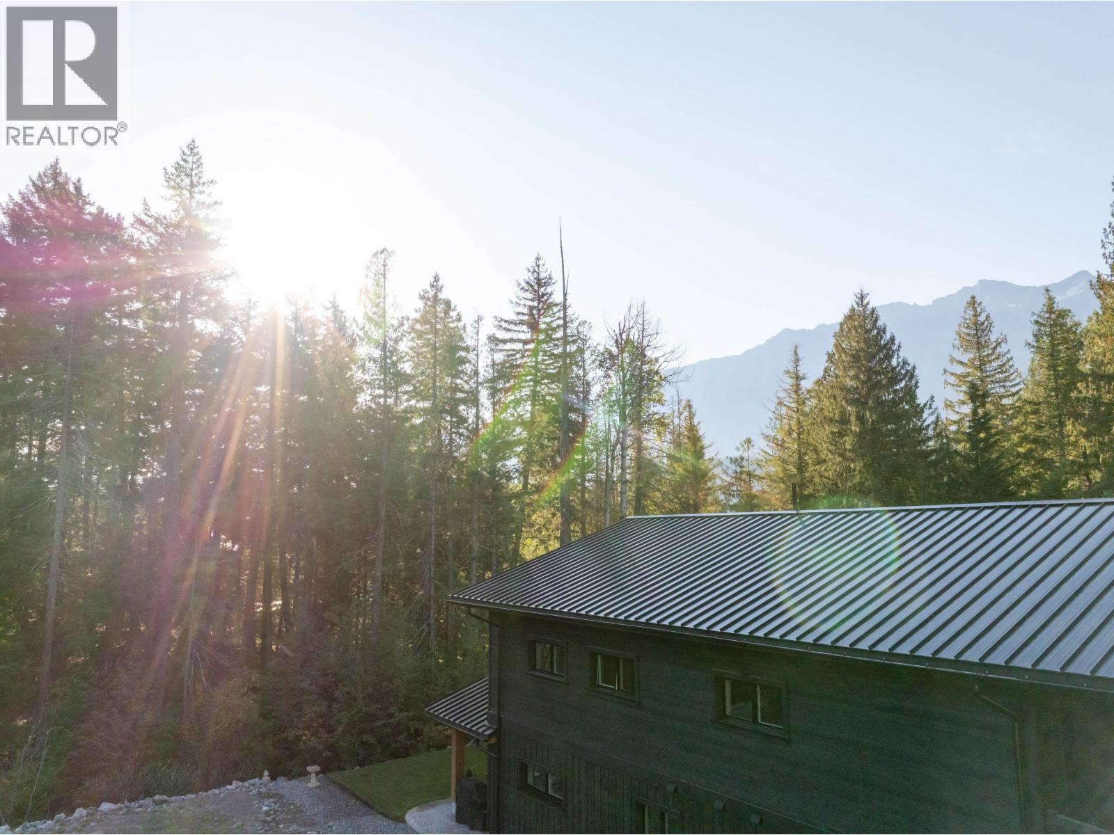 1317 Eagle Drive, Pemberton, British Columbia  V0N 2L0 - Photo 20 - R3051964