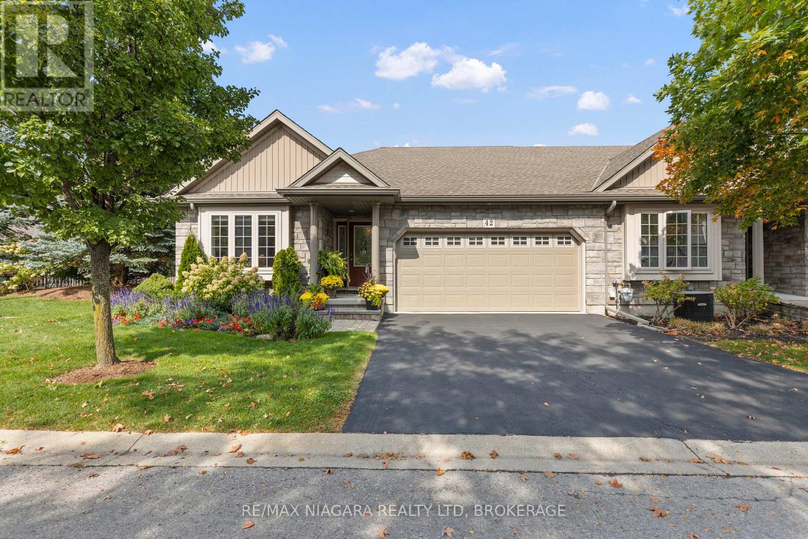 42 ROSE GLEN CRESCENT, Niagara-on-the-Lake, Ontario
