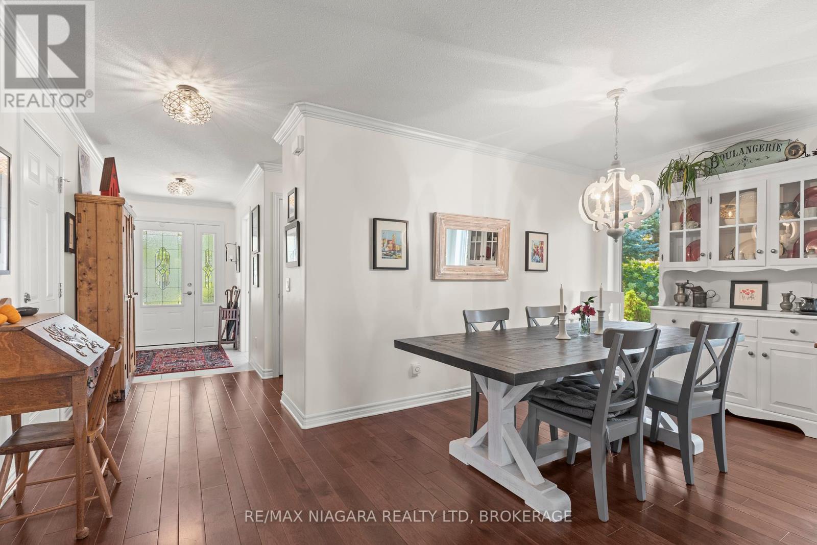 42 Rose Glen Crescent, Niagara-On-The-Lake, Ontario  L0S 1J0 - Photo 10 - X12424915
