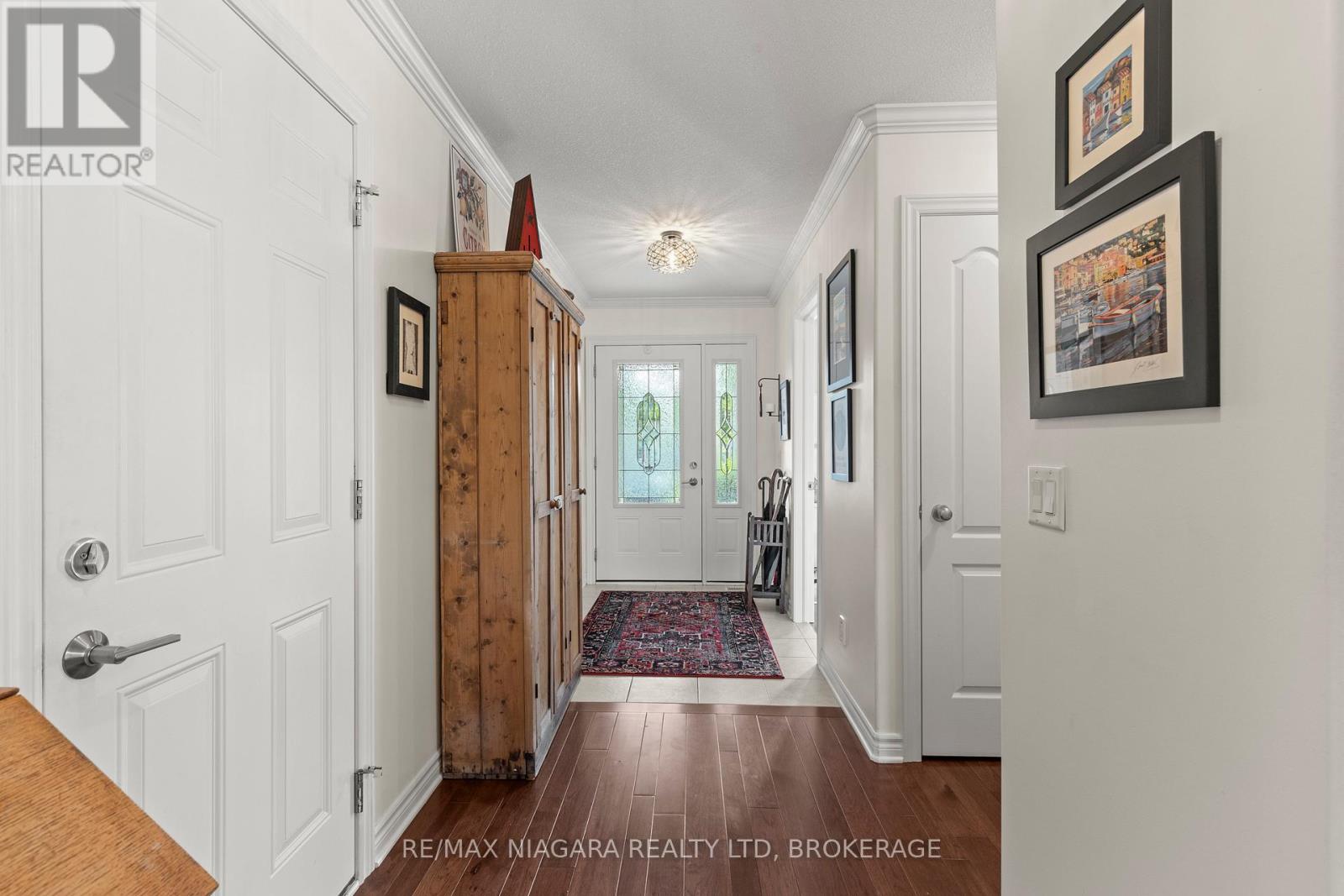 42 Rose Glen Crescent, Niagara-On-The-Lake, Ontario  L0S 1J0 - Photo 8 - X12424915