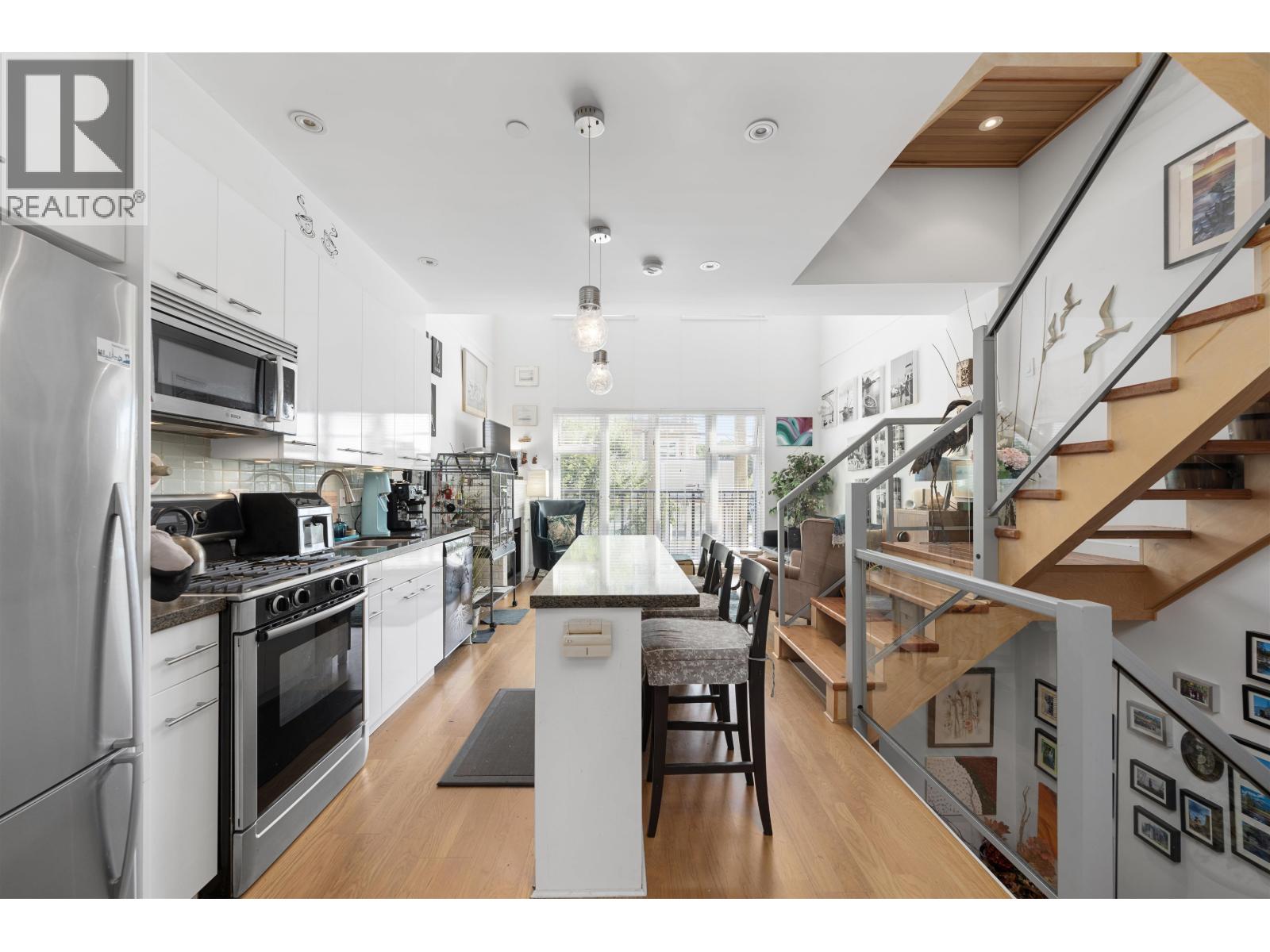 5 3993 Chatham Street, Richmond, British Columbia  V7E 2Z6 - Photo 2 - R3051949