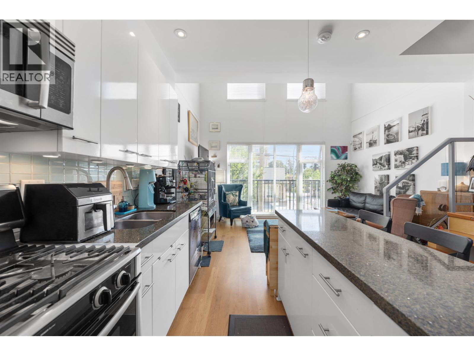 5 3993 Chatham Street, Richmond, British Columbia  V7E 2Z6 - Photo 3 - R3051949