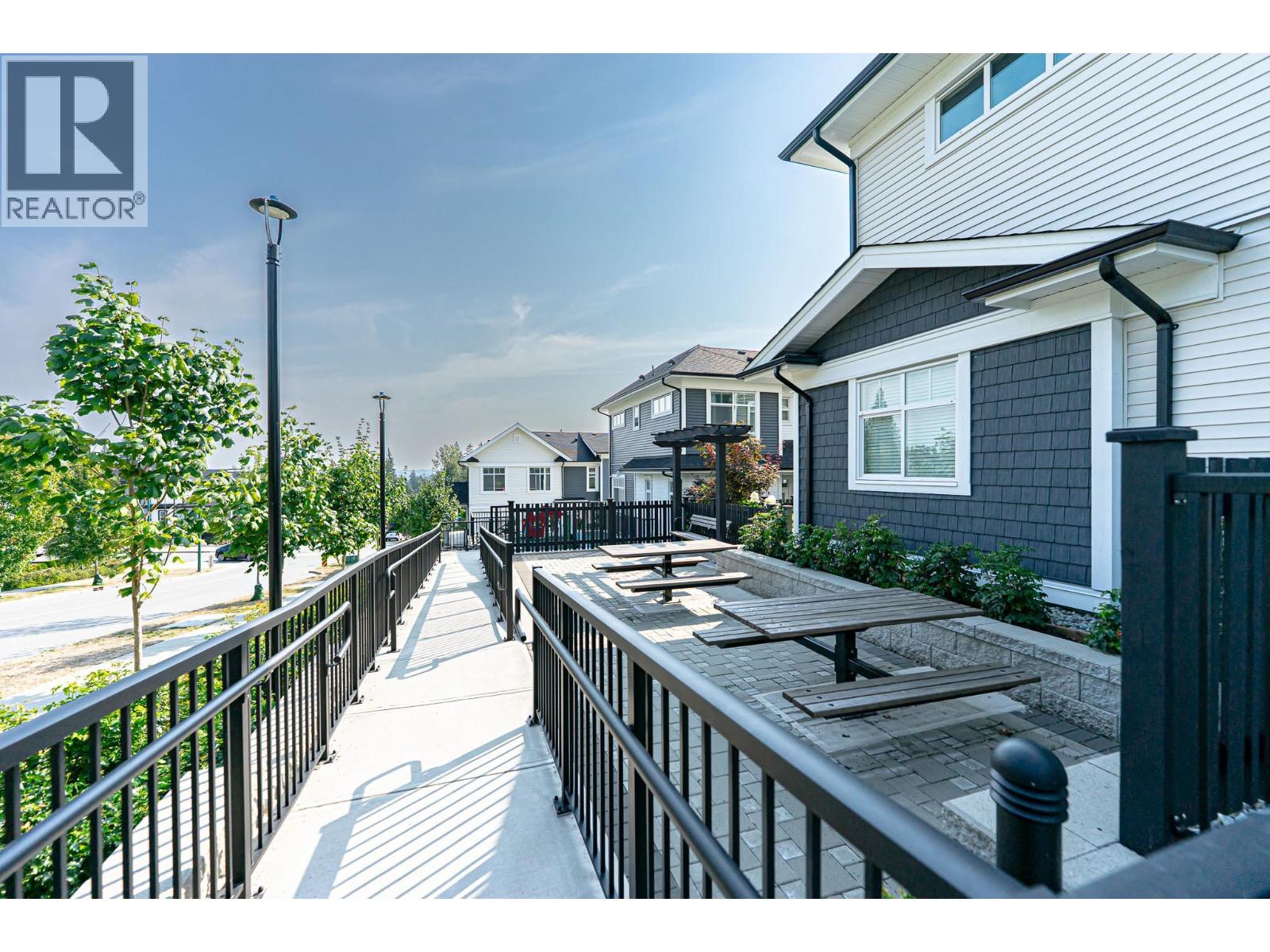 112 3489 Baycrest Avenue, Coquitlam, British Columbia  V3B 0T4 - Photo 4 - R3051956