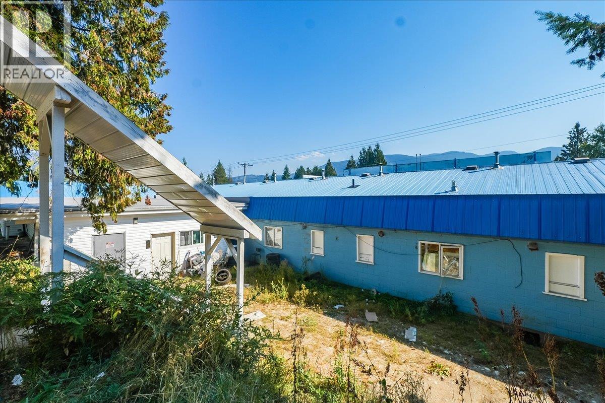 2100 Crestview Crescent, Castlegar, British Columbia  V1N 3B3 - Photo 65 - 10363815