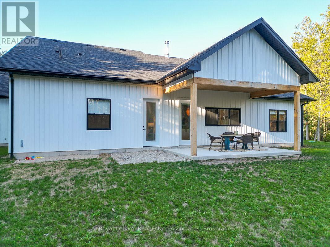 18 Tamarac Road, South Bruce Peninsula, Ontario  N0H 2T0 - Photo 25 - X12424870