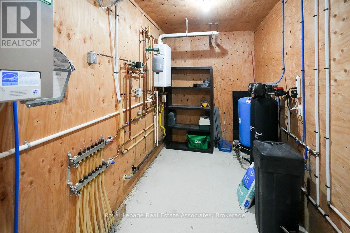 18 Tamarac Road, South Bruce Peninsula, Ontario  N0H 2T0 - Photo 27 - X12424870