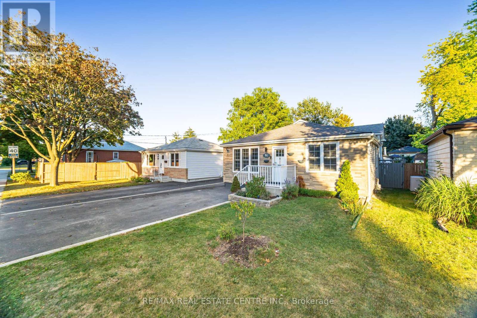 91 E 44th Street, Hamilton, Ontario  L8T 3G9 - Photo 2 - X12424894