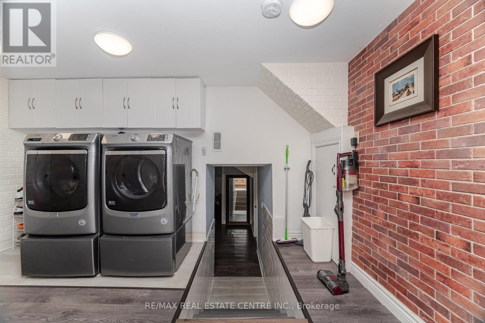 91 E 44th Street, Hamilton, Ontario  L8T 3G9 - Photo 31 - X12424894
