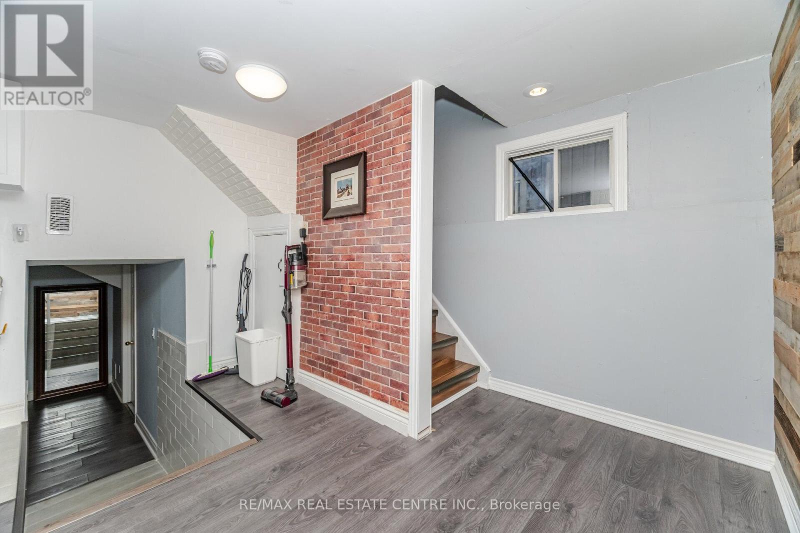 91 E 44th Street, Hamilton, Ontario  L8T 3G9 - Photo 32 - X12424894