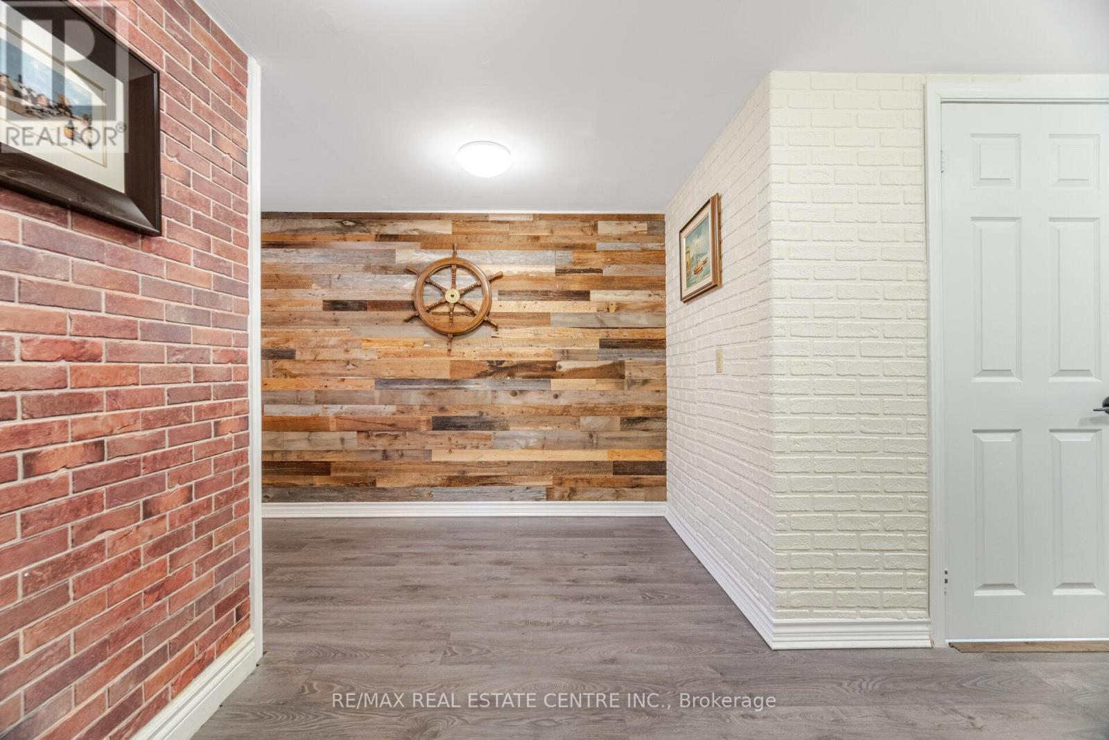 91 E 44th Street, Hamilton, Ontario  L8T 3G9 - Photo 33 - X12424894
