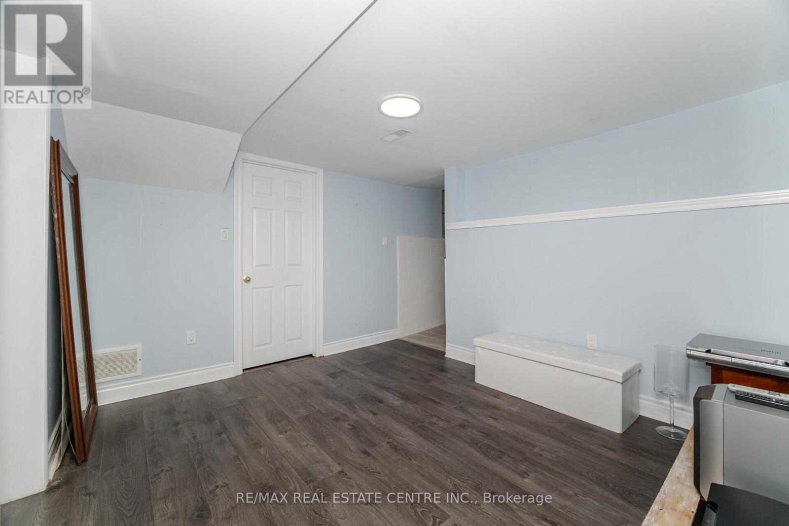 91 E 44th Street, Hamilton, Ontario  L8T 3G9 - Photo 34 - X12424894
