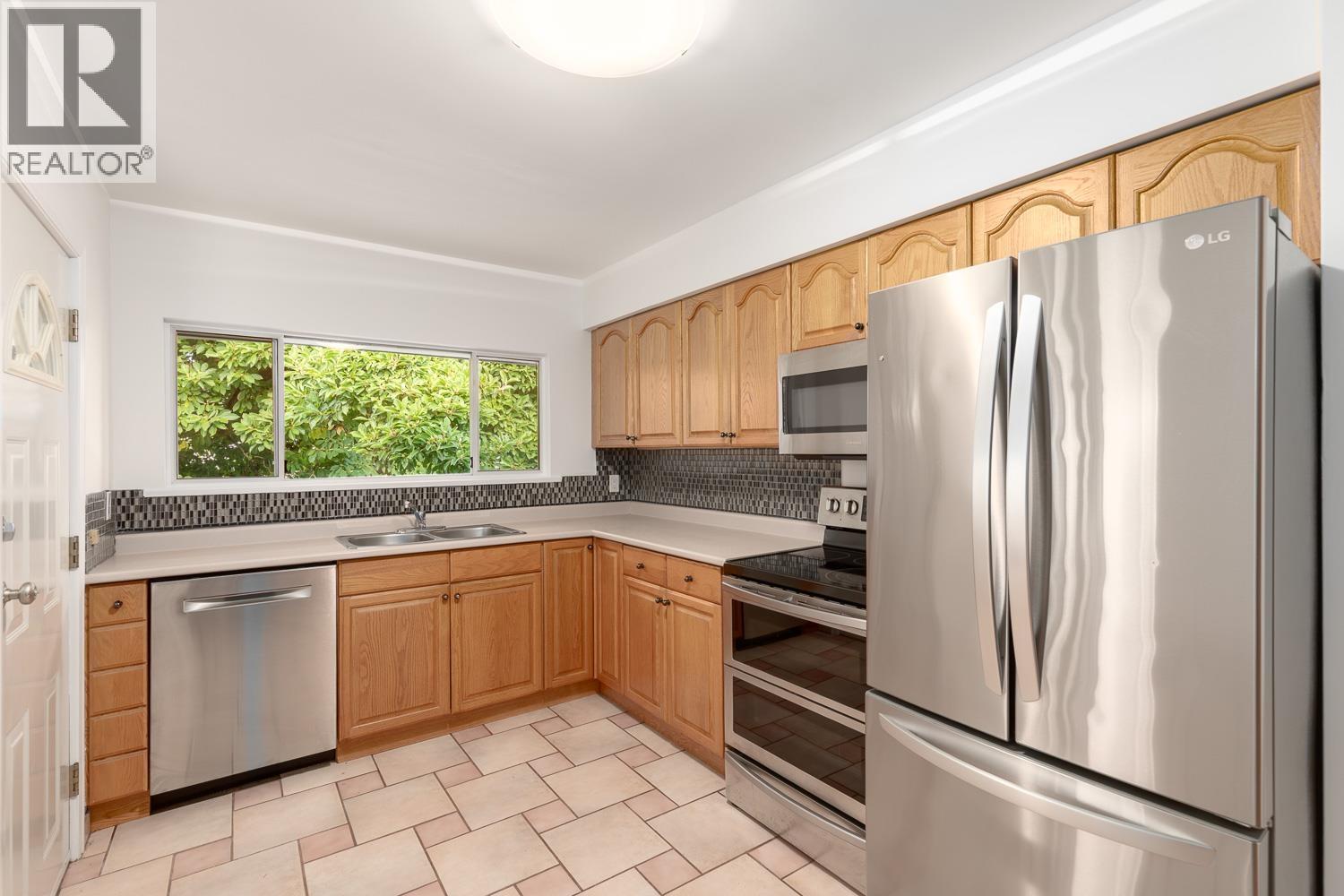 113 Eighth Avenue, New Westminster, British Columbia  V3L 1X9 - Photo 9 - R3051950