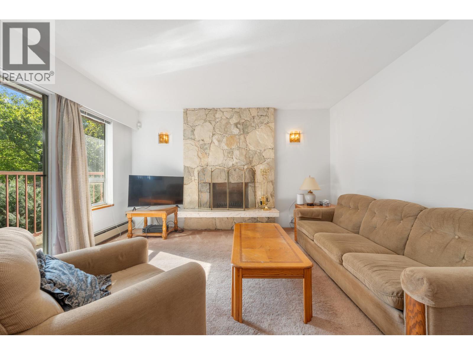 511 E 19th Avenue, Vancouver, British Columbia  V5V 1J8 - Photo 2 - R3051965
