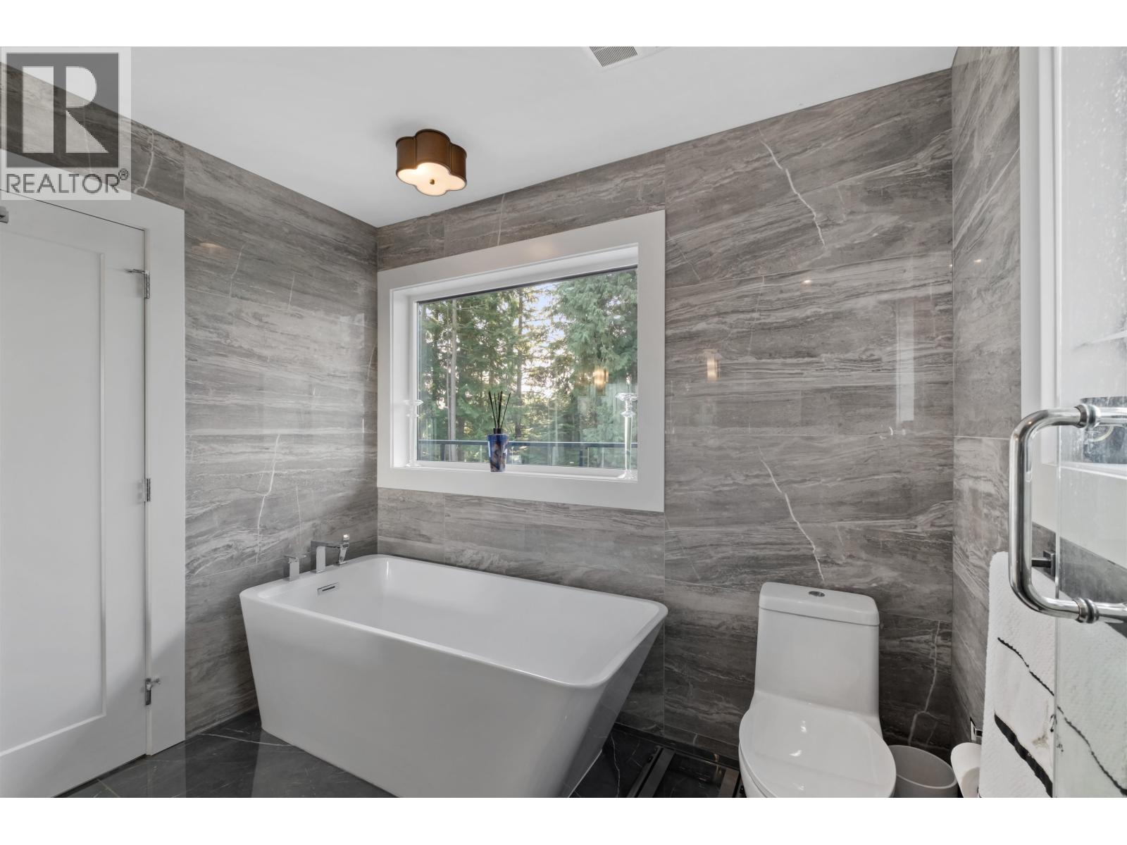 1033 Prospect Avenue, North Vancouver, British Columbia  V7R 2M6 - Photo 16 - R3051970