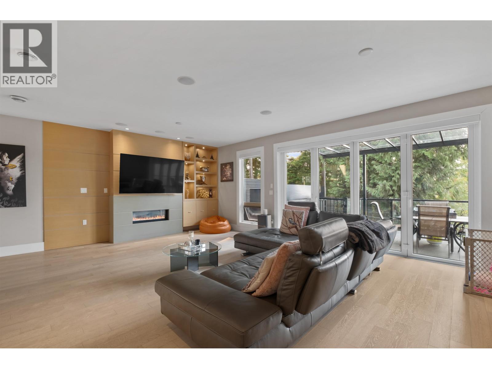 1033 Prospect Avenue, North Vancouver, British Columbia  V7R 2M6 - Photo 4 - R3051970