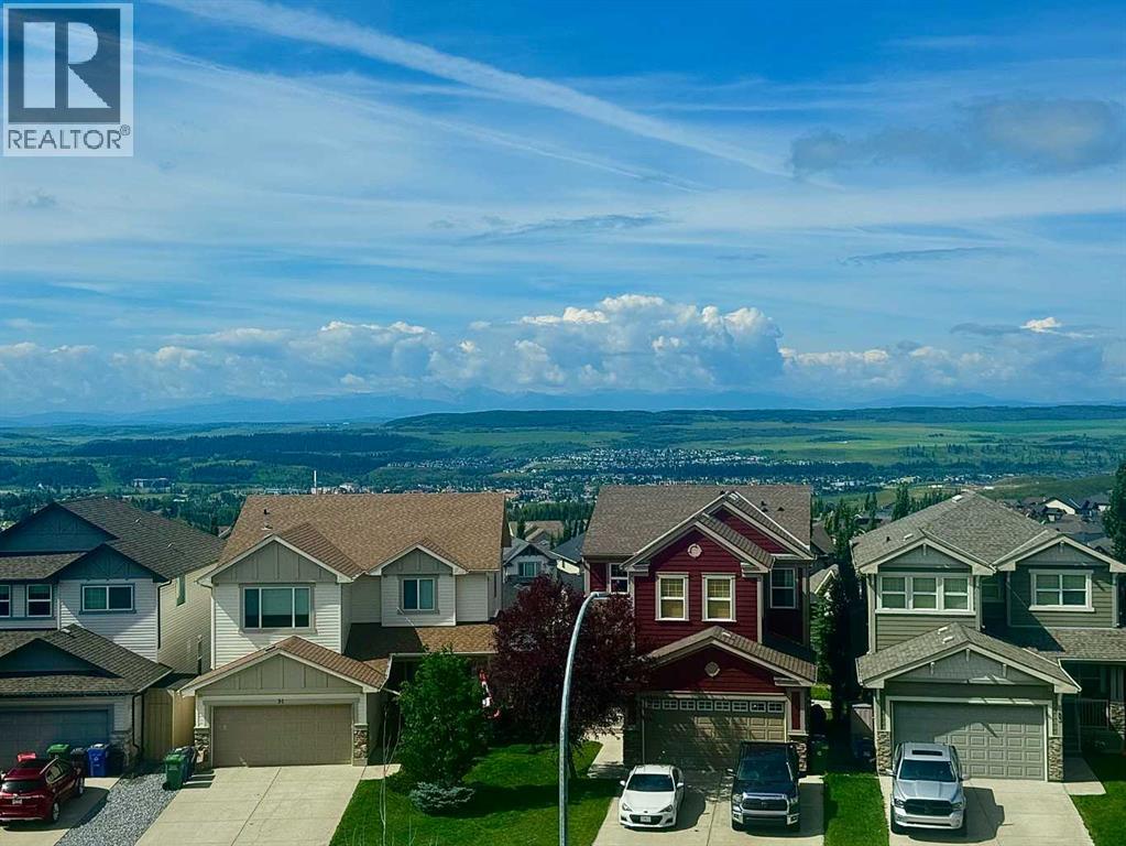 27 Sunset Park, Cochrane, Alberta  T4C 0N4 - Photo 4 - A2241821