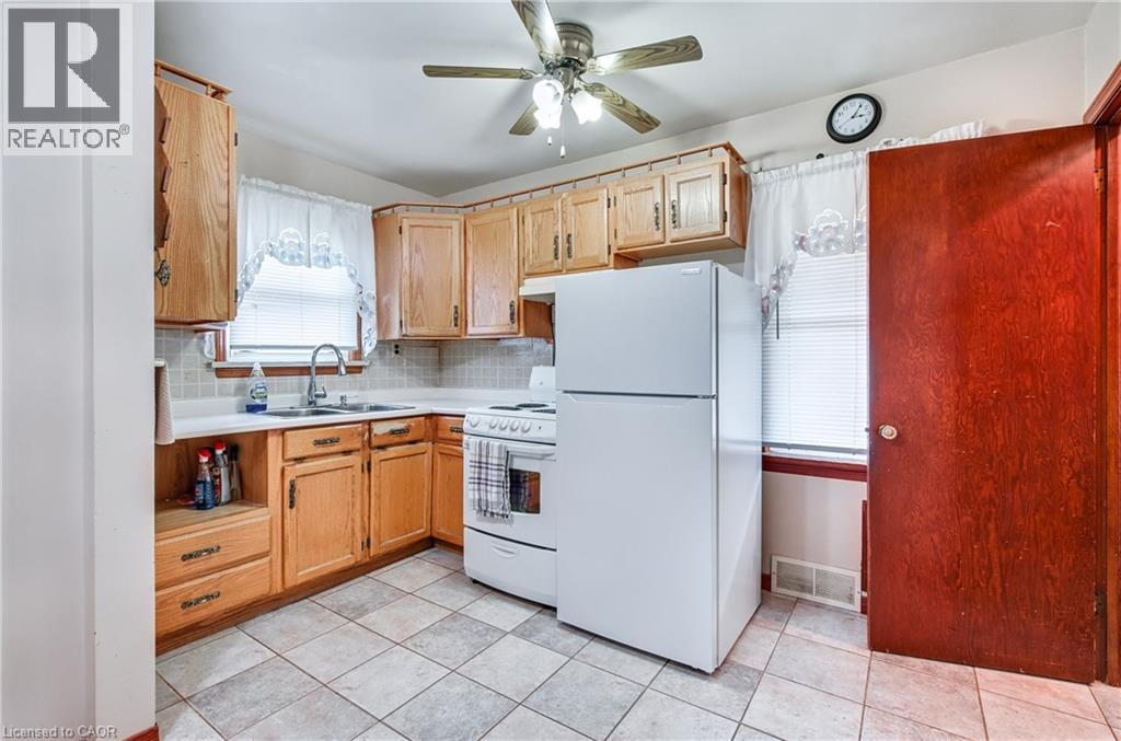 12 Valley Road, St. Catharines, Ontario  L2S 1Y6 - Photo 5 - 40721725