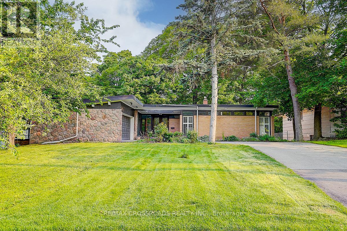 53 Forest Grove Drive, Toronto, Ontario  M2K 1Z4 - Photo 5 - C12424927