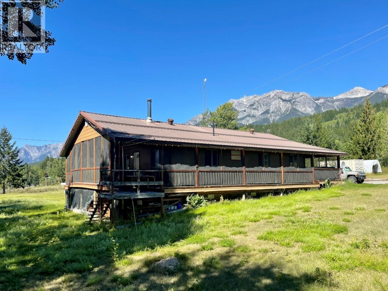 3049 95 Highway, Golden, British Columbia