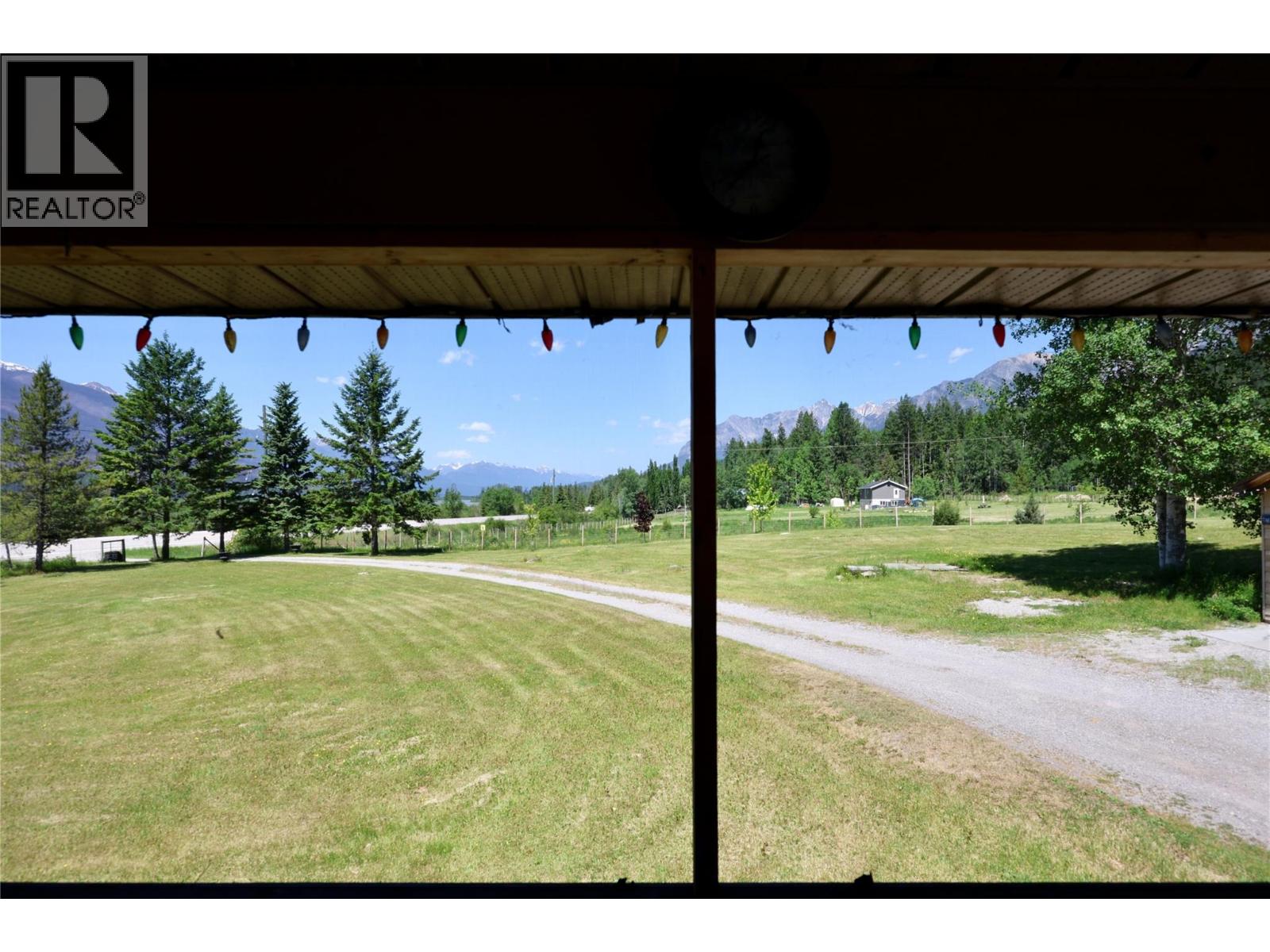 3049 95 Highway, Golden, British Columbia  V0A 1H2 - Photo 6 - 10351788