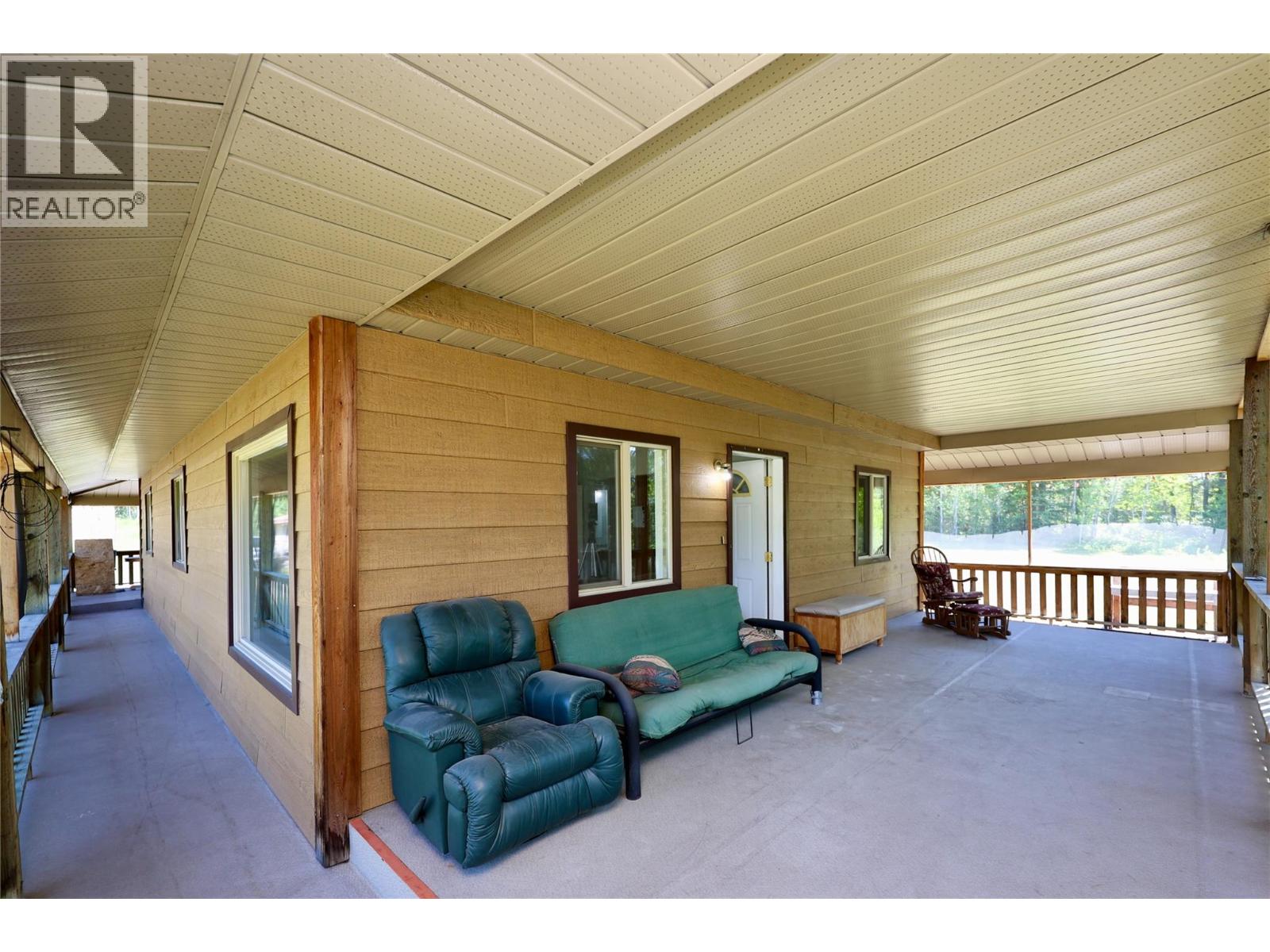 3049 95 Highway, Golden, British Columbia  V0A 1H2 - Photo 9 - 10351788