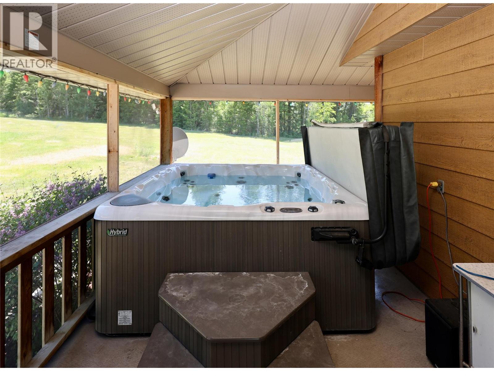 3049 95 Highway, Golden, British Columbia  V0A 1H2 - Photo 3 - 10351788